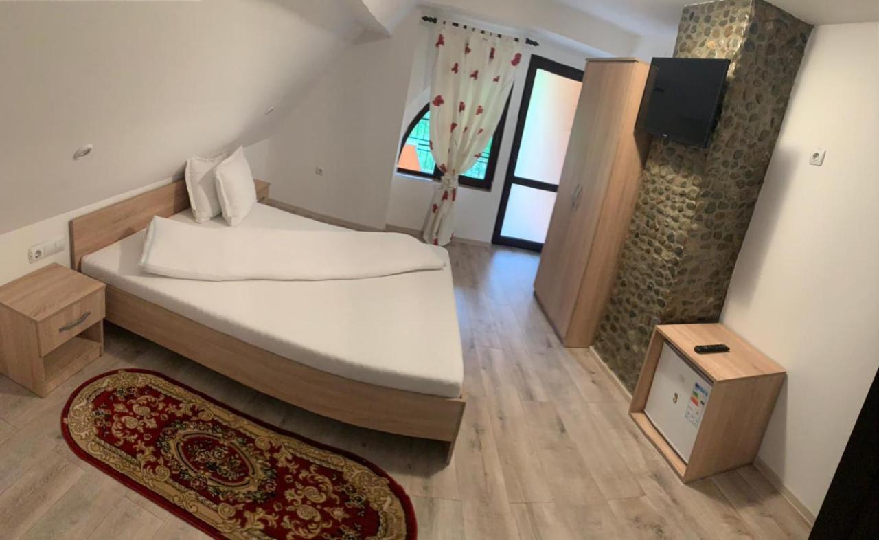 M Dey Hotel Viseu de Sus Luaran gambar