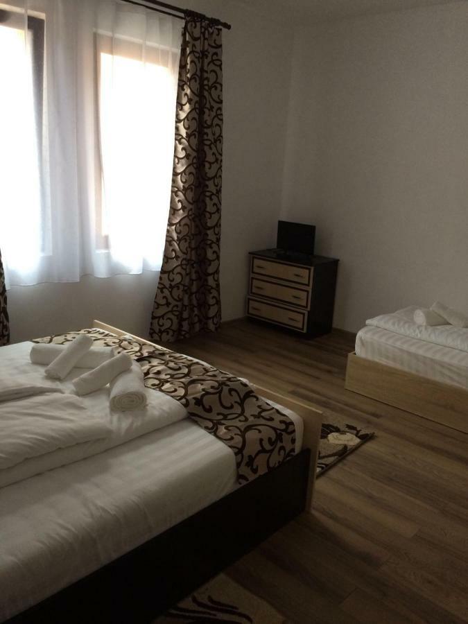 M Dey Hotel Viseu de Sus Luaran gambar